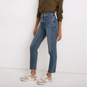 The Momjean in Foster Wash